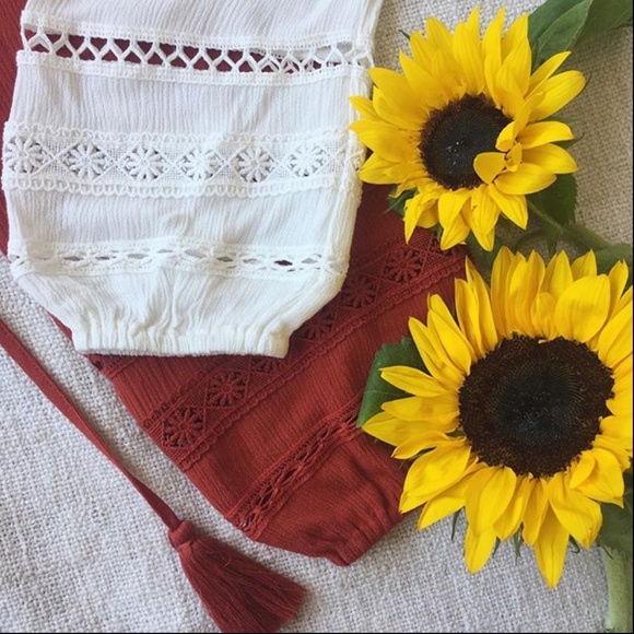 Arnhem Shiloh Blouse in White - Picture 4 of 8